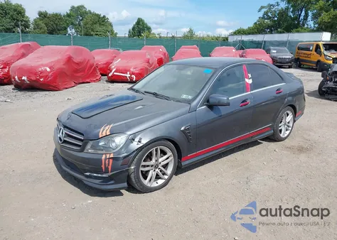 2013 Mercedes-Benz C 250 Sport из США, поврежденный, VIN WDDGF4HB8DR262768
